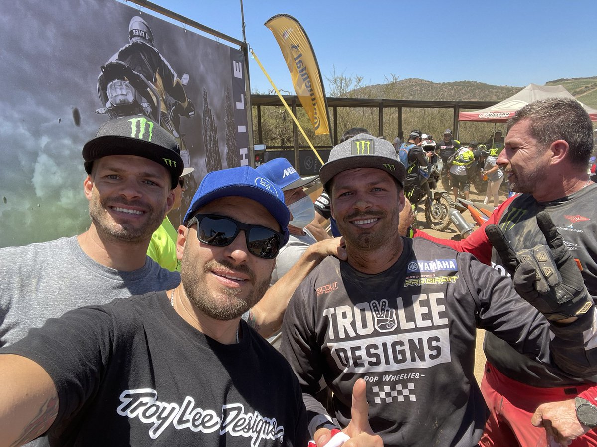 jereisrael's tweet photo. Una gran fiesta se vivió en la Copa del Rey!! después de 1 año de receso por el COVID. 
Felicitaciones a mi hermano @Benjaisrael Ganador de su categoría y la Scratch del evento. El equipo @TeamProcircuit y Yamaha hicieron un gran trabajado. #copadelrey #T7 #bigtrailoffroad https://t.co/enzUtxJZNr