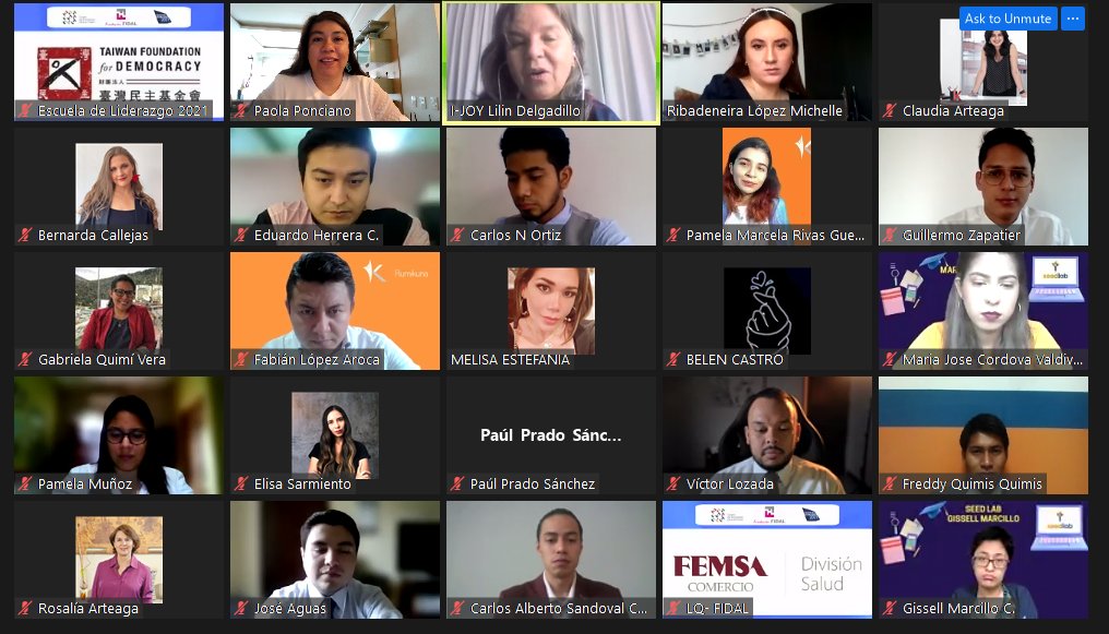 PaolaPonciano1's tweet photo. Hoy acaba un viaje de seis meses con aprendizajes para todos, que a partir de hoy, tengan un espacio en su corazón para el emprendimiento social y el activismo direccionado a generar cambios sistémicos. #ProyectosCFF https://t.co/7kscyIO1J1