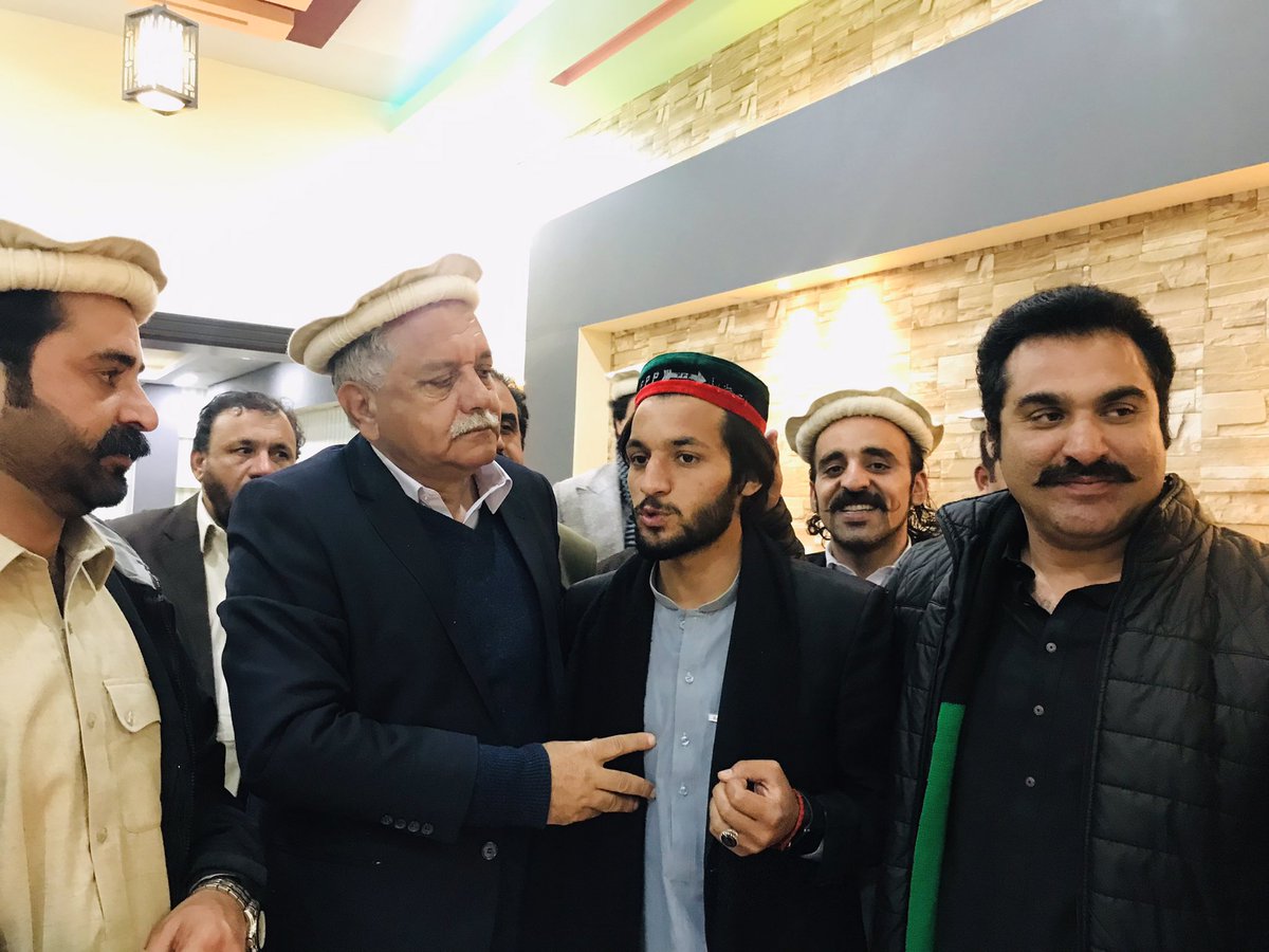 shanzeb_Afghan's tweet photo. الحمداللہ اج باقاعدہ طور پر پاکستان پیپلز پارٹی میں شمولیت اختیار کی اس موقع پر صوبائ صدر نجم الدین خان 
عالمزیب ایڈوکیٹ ۔عارف اللہ خان ۔ امجد حسین سلارزئ ۔ ملک عظمت  ۔ملک انعام جان ۔ مظفر سید صاحب موجود تھے ❤️‍🩹 https://t.co/LSNJp3RiYA