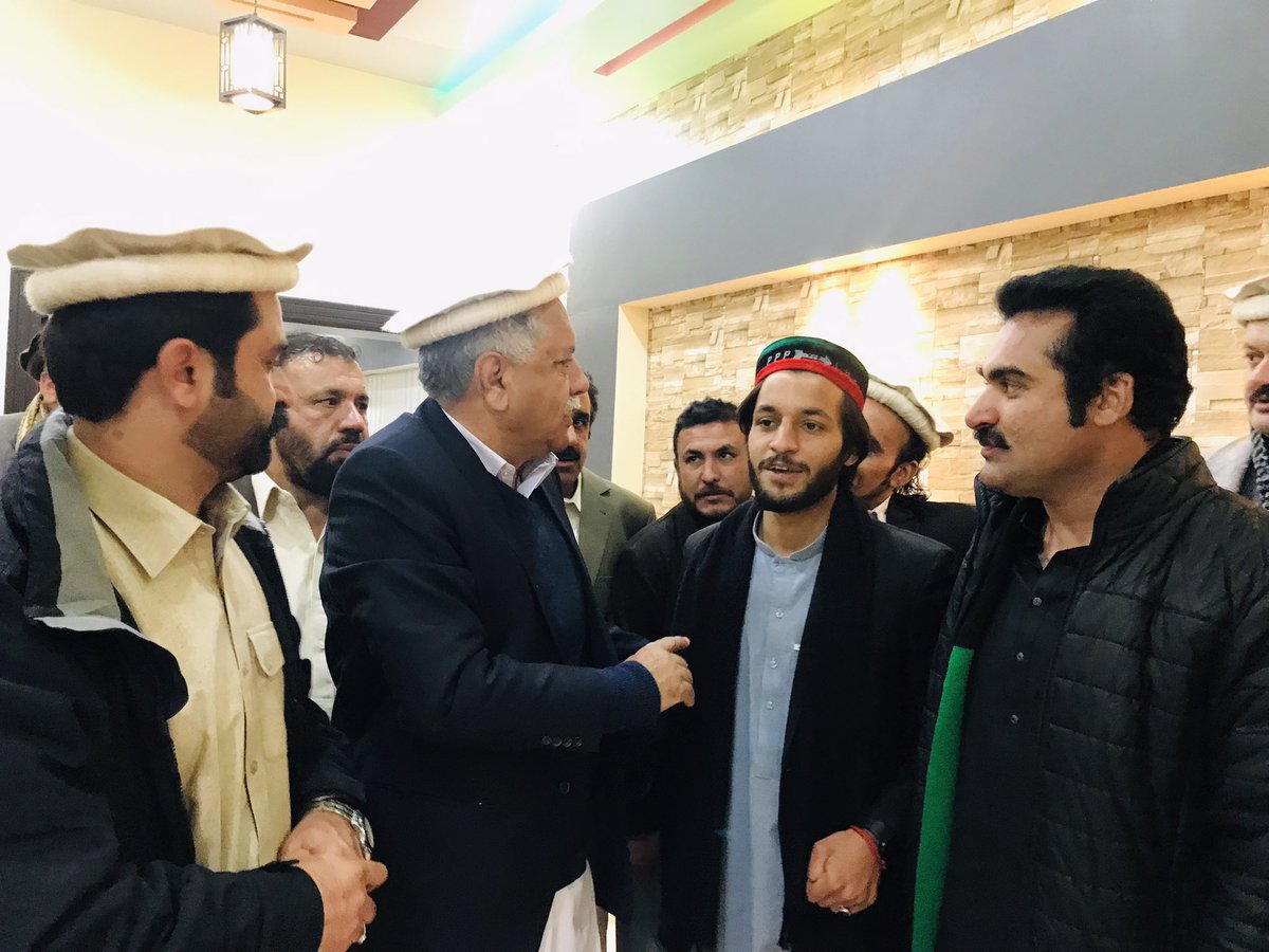 shanzeb_Afghan's tweet photo. الحمداللہ اج باقاعدہ طور پر پاکستان پیپلز پارٹی میں شمولیت اختیار کی اس موقع پر صوبائ صدر نجم الدین خان 
عالمزیب ایڈوکیٹ ۔عارف اللہ خان ۔ امجد حسین سلارزئ ۔ ملک عظمت  ۔ملک انعام جان ۔ مظفر سید صاحب موجود تھے ❤️‍🩹 https://t.co/LSNJp3RiYA