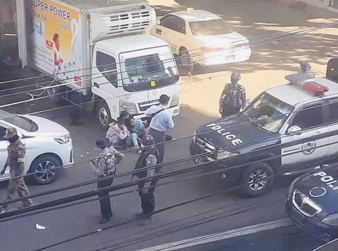 ArThu1005's tweet photo. Women were beaten ruthlessly and taken into interrogation centre right away after the protest crowd was bloodily cracked down today morning at KyiMyinDine, Yangon.

#Dec5Coup
#WhatsHappeningInMyanmar https://t.co/bSMTXKcmj4