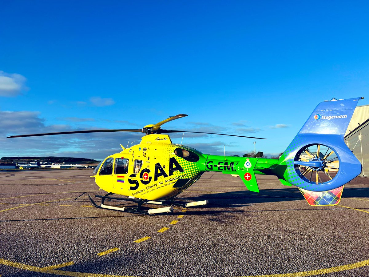 Chillangs's tweet photo. A quiet morning (thankfully) here at #Helimed79 has resulted in my to-do list becoming a to-done list! 🏴🚑🚁 https://t.co/e5WfjXYluF