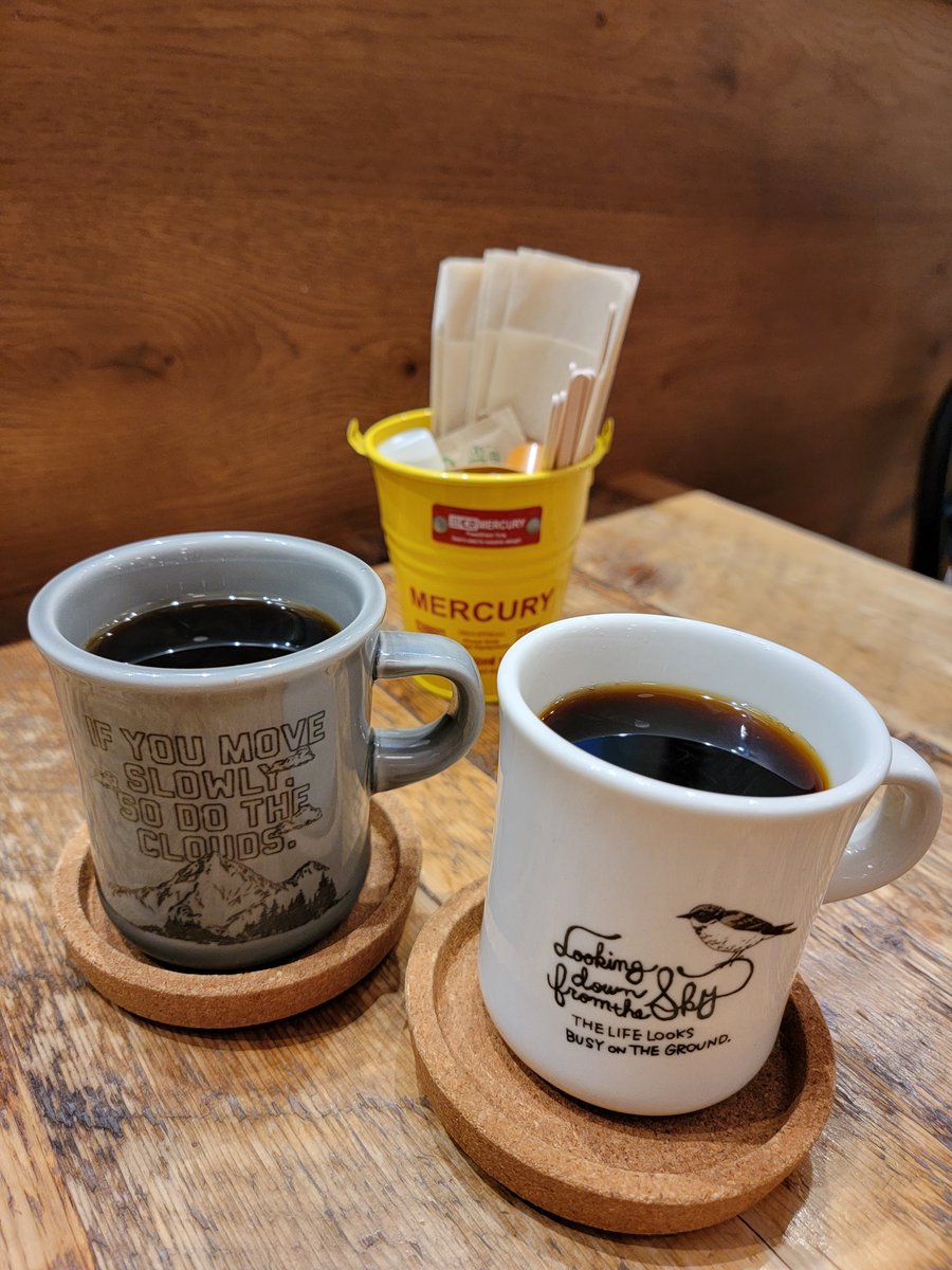 先日の仙台。
歩き疲れたので、THE MOST COFFEEさんでひと休み。
ザ・モスト ブレンドを☕
しっかりとしたコクが感じられるのに、後にひかず、フラットな味わい。ほのかに酸味が感じられました❗
#ザモストブレンド
#コーヒー
#カフェ
#ザモストコーヒー
#仙台パルコ2
#仙台
#宮城
#themostcoffee