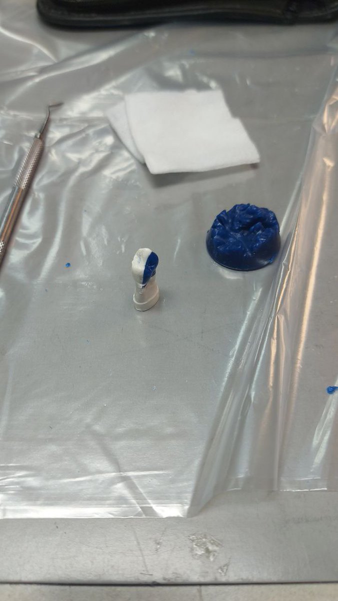 Dent_221's tweet photo. Final practical exam ✅
بعد ماكان صعب في البدايات اصبح بعد التدريب سهل جدا 😎
شاركونا تغطياتكم للاب المورفولوجي 👏🏻
#Dent221 https://t.co/XatFJyxWmy
