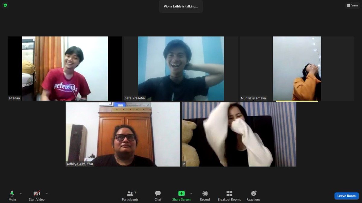 Tadi juga ada fun talking tipis" bersama teman" yg masih tersisa sebagai penantang terakhir, padahal bulan ini rame bgt tp sayang ga sempet foto bareng semua huhu 😭