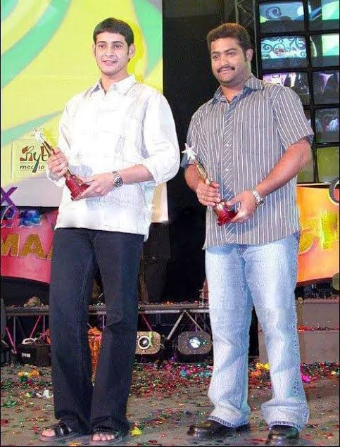 NTRFansNalgonda's tweet photo. TFI Brothers 🌊🔔

#ManOfMassesNTR @tarak9999 
@urstrulyMahesh @GeminiTV

#PoonakaalaEpisodeLoading 
#EMKbyNTRonGeminiTV 

#SSMBOnNTRsEMK https://t.co/HilZKmNVpv