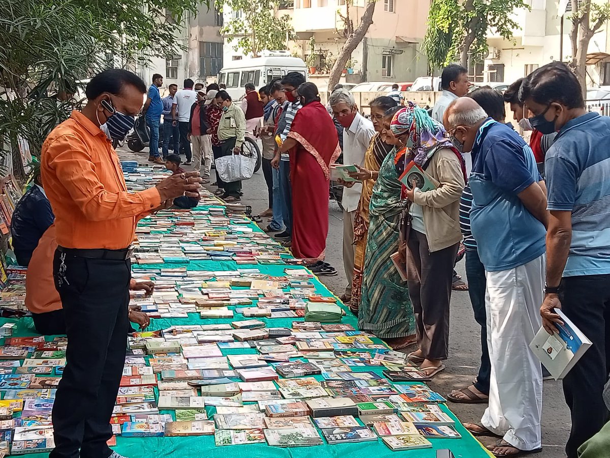 “नमो पुस्तक परब”
नयी पहल-नया अभीगम
मणिनगर-उतमनगर गार्डन पर आजकी पुस्तक परबकी कुछ तसवीर..
पुस्तक प्रेमी बच्चे,युवा,बुजुर्ग ने ली मुलाक़ात,पंचायत सेवा पसंदगी मंडलके डायरेक्टर श्री प्रशांत वाला,भाजपा शहेर मंत्री इलेश पटेल,सहित विराट नगर, कृष्णनगर,नरोडा से भी लोगो ने मुलाक़ात ली.१/२