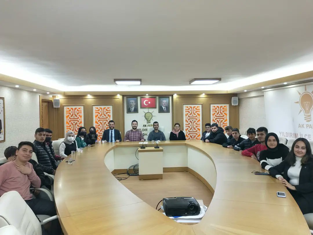 akyildirimys's tweet photo. Yeni Seçmen Birim Başkan Yardımcısi Muhammet Yılmaz başkanlığında ilçe gençlik kolları teşkilat başkanımız Ercan Çalışır ve ilce yöneticilerimizin  katılımıyla yeni seçmen birim toplantımızı gerçekleştirdik. https://t.co/fO95k6Y8Ko