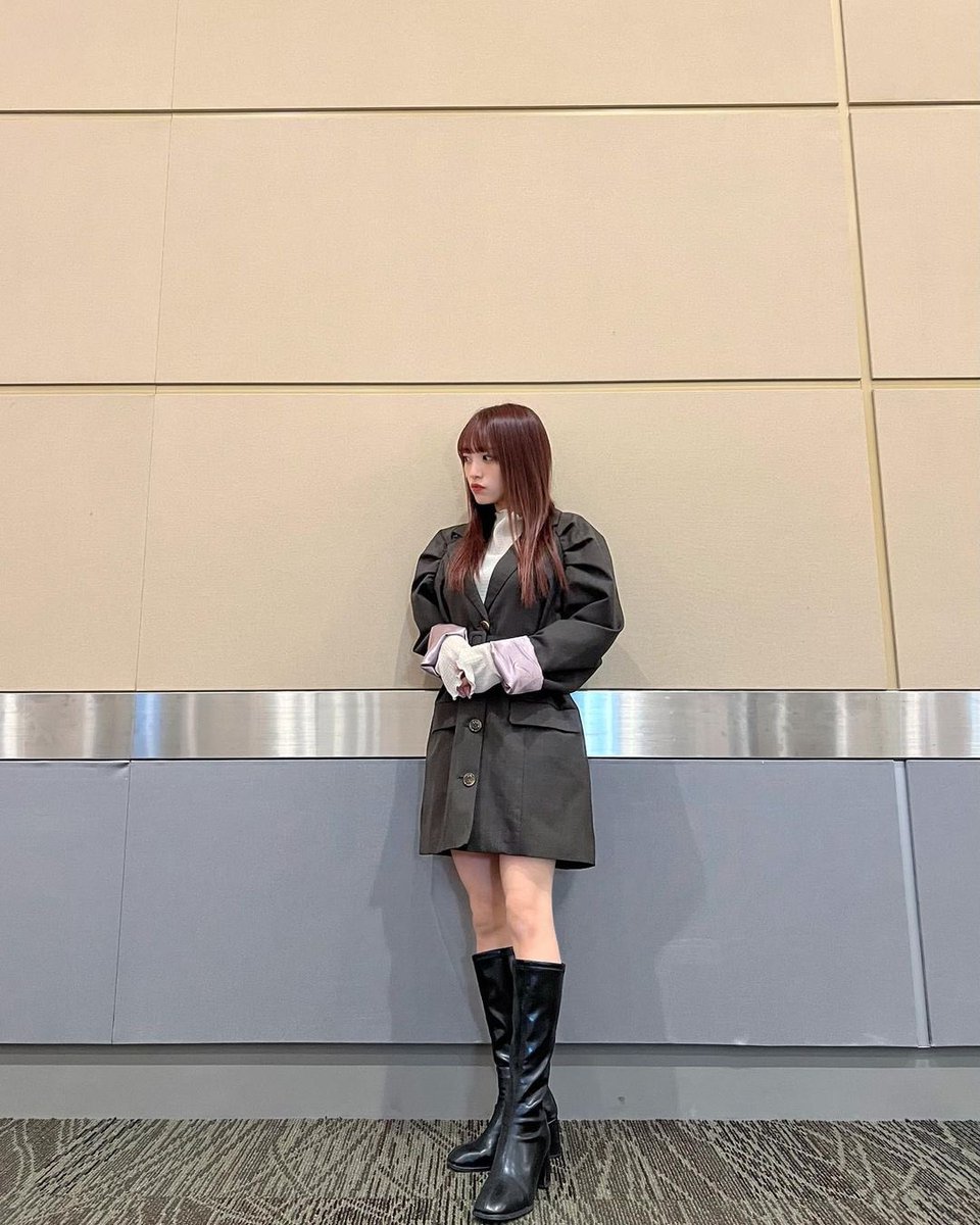 Mion_kr's tweet photo. 211205 미온 인스타그램
오늘의 코디!
자켓 원피스+레이스 탑의 조합
어른스럽고 정말 귀여워〜🧥
#온라인이야기회 #jouetie #cotorica
https://t.co/cAhLhLnd18 https://t.co/hysXUJMMlC