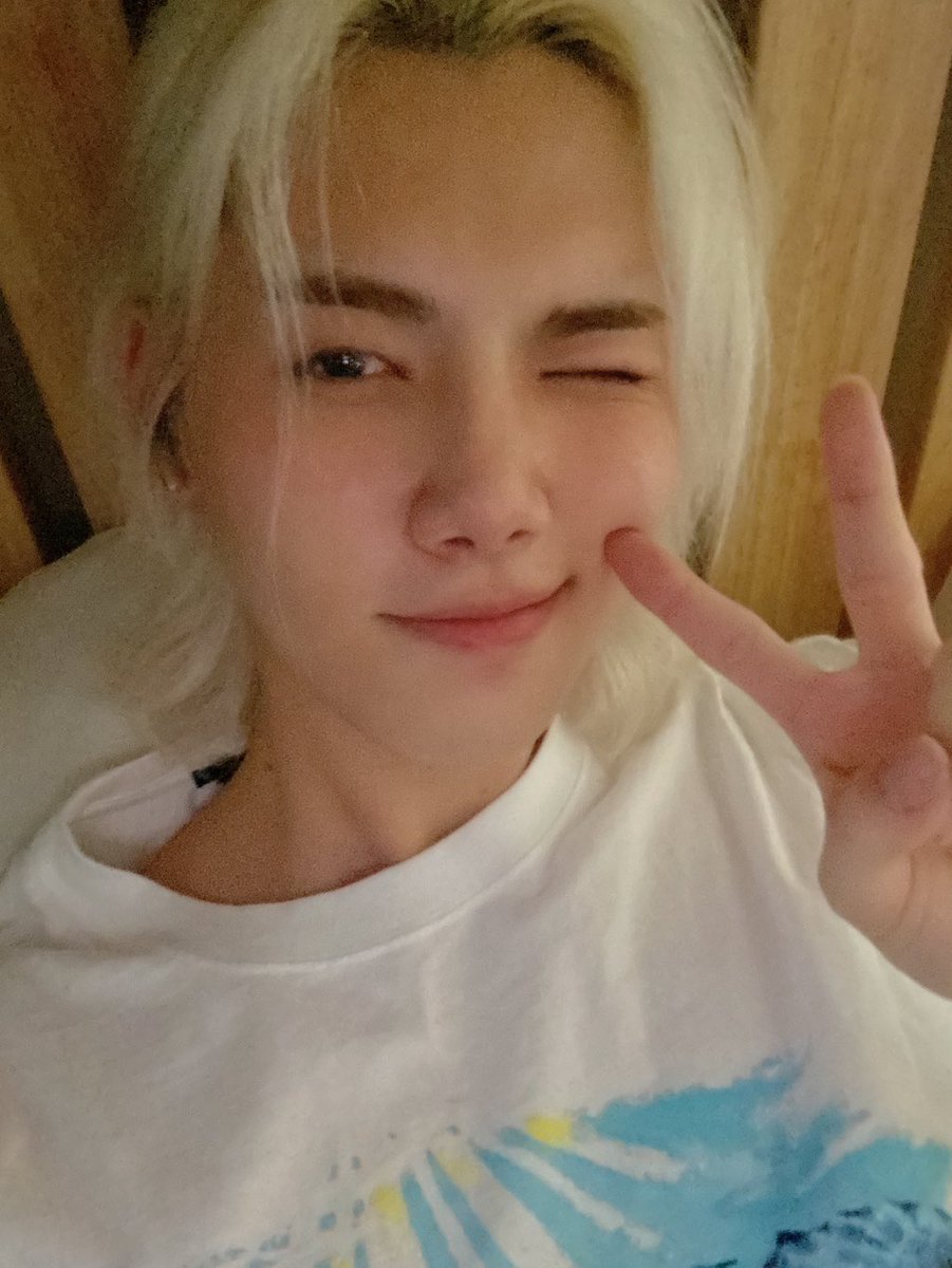 mini_ML02's tweet photo. 미니는 12시에 가까워지면 
점점 말랑해지는구나! https://t.co/gX3qEJGM1x