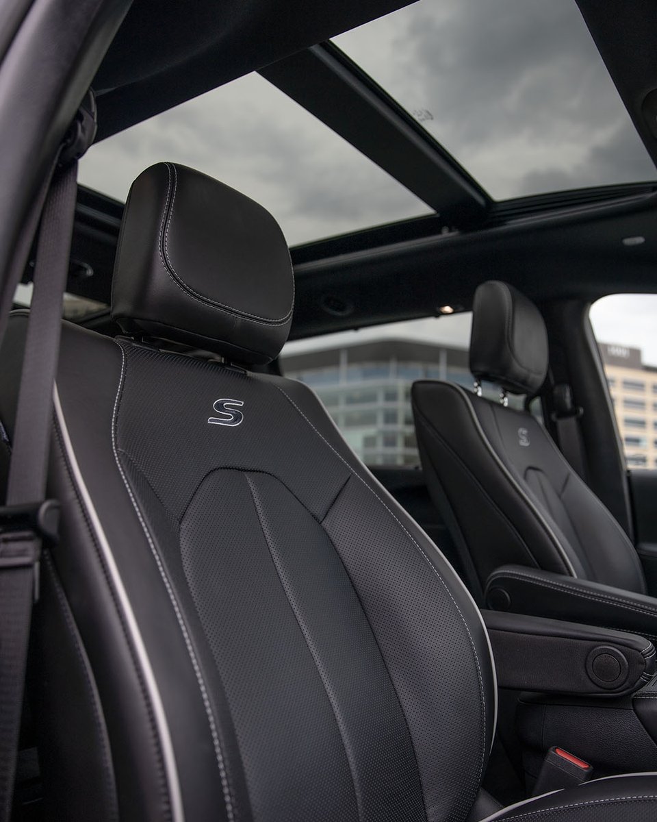 Chrysler's tweet photo. Do you have assigned seats in your minivan? https://t.co/ylq0afIkQ7