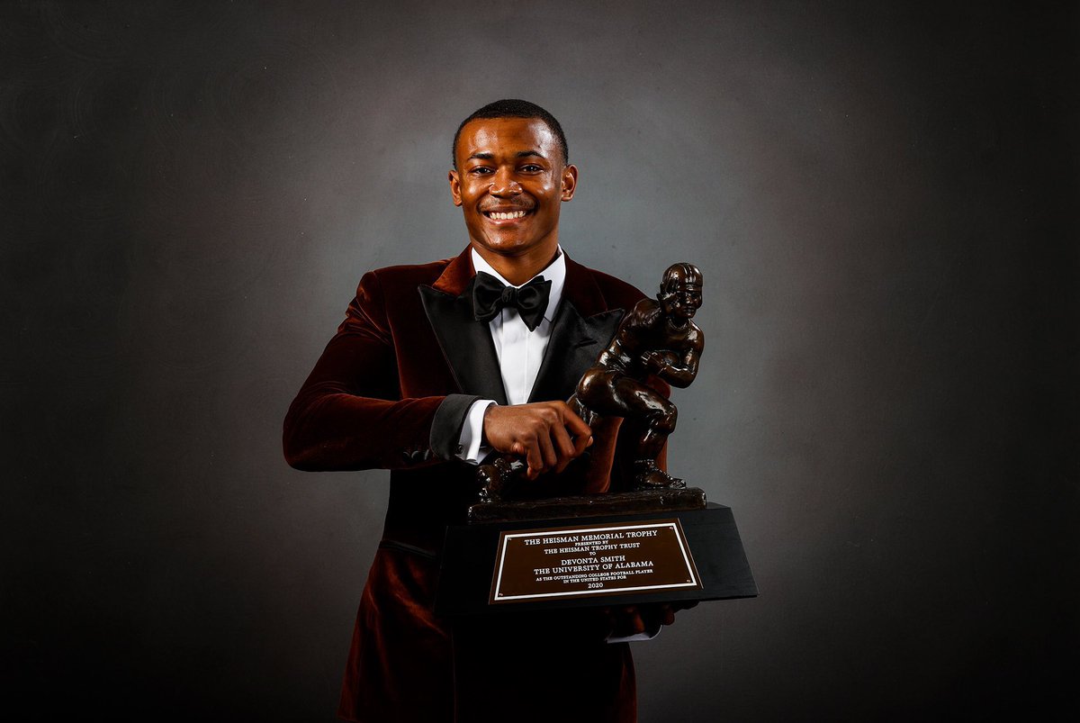 BamaPride4Ever's tweet photo. Back to Back #SECChampionship and back to back Heisman Trophy Winners. #AlabamaDoes #Heism6n #Heism9n #SabanFactor #Sabanization #WeLiveIt #RollTide https://t.co/O9dTOEdUR8
