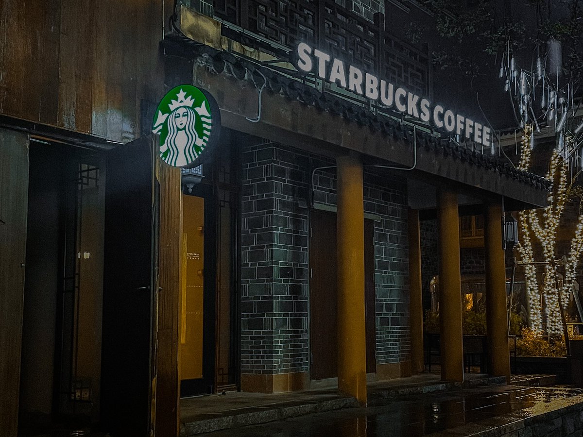 PESONGBLOG's tweet photo. Nanchang night.

#ShotoniPhone #iPhone #Color #Photography #Picture #Camera #Apple #PHOTOBYPESONG  #PESONGBLOG #Blogsxh #ShotoniPhone12Pro #iPhone12Pro #nanchang #南昌 https://t.co/LtMRTmI2SF