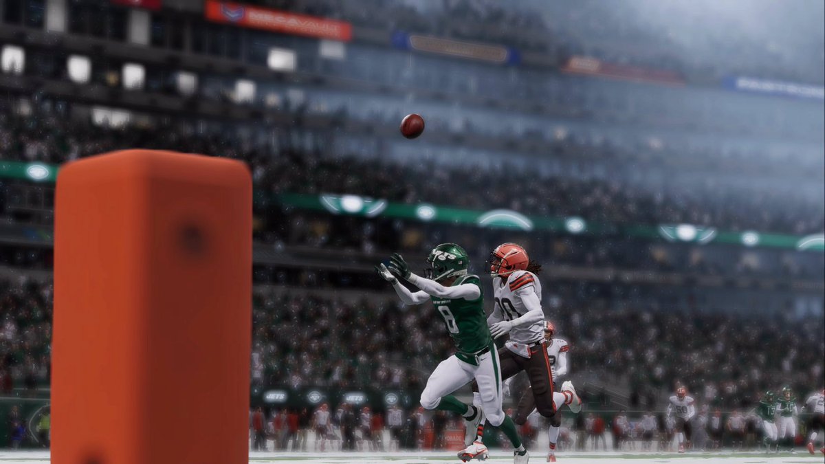 Theo_112486's tweet photo. @e_moore03 catching the GAME WINNER in the snow to go to the @SuperBowl !! Browns 20- Jets 21! #Madden22 https://t.co/HhdCXQJapN