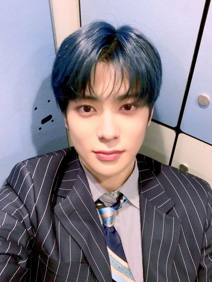 doIIugh's tweet photo. ang pogi ko na umabot sa point yumanig mundo nyo. https://t.co/laA9wiRRmv
