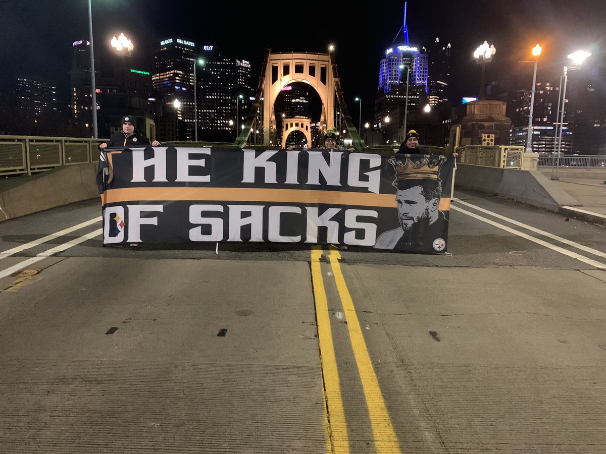 AmauryMtz5's tweet image. @_TJWatt @HuanSolo @Yafo7 @steelers @acereros @hmimo nos vemos en un rato!