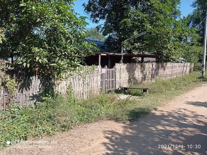On Dec4, 10 military men surrounded the Kanbalu Tsp home of UNayZinLatt, a Region Hluttaw Representative member. #HelpMyanmarIDPs #Dec5Coup  #WhatsHappeningInMyanmar