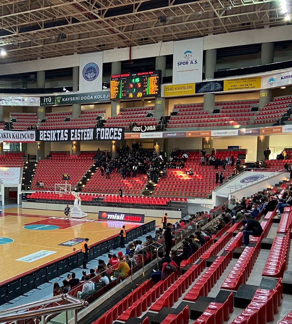 unityataturk's tweet photo. Beşiktaş'ın peşinde kaç saat kaç gece #AwayDays https://t.co/wmp48UjG8R