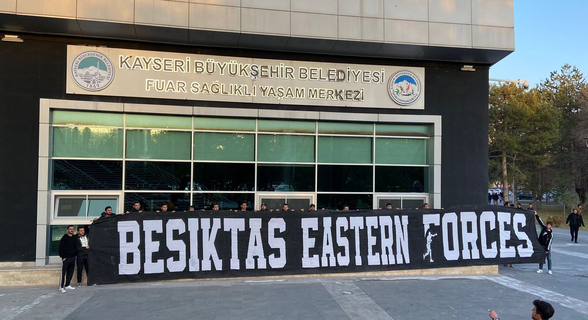unityataturk's tweet photo. Beşiktaş'ın peşinde kaç saat kaç gece #AwayDays https://t.co/wmp48UjG8R