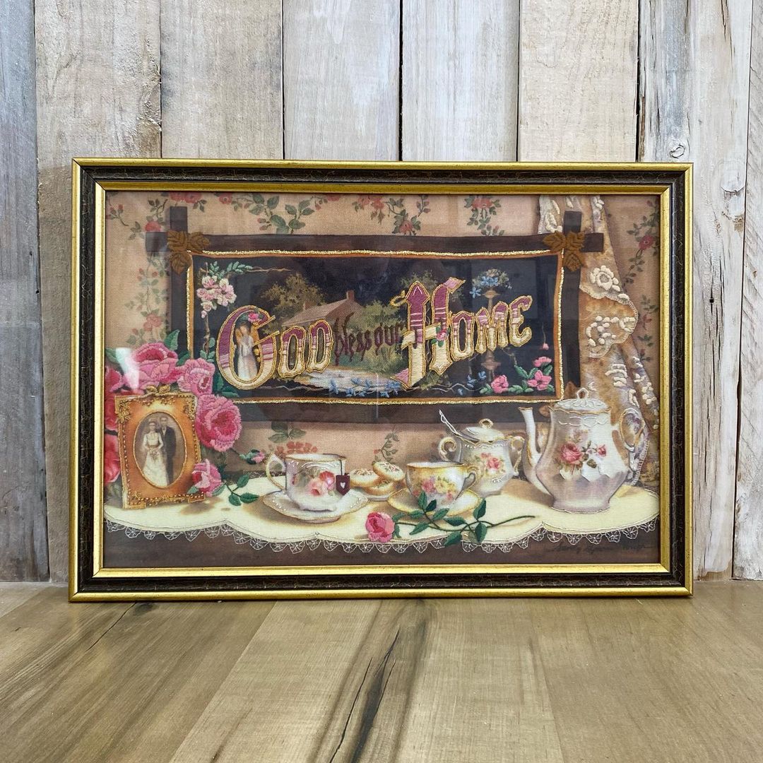 truvueglazing's tweet image. &quot;This #needlework holds so much love. We upgraded the glazing to #TruVue #UltraVue Laminated Glass. WOW 🤩 What a difference! Some things have to be seen…or in this case not seen, to be believed. 💕🙌🏻&quot; –#LionStudiosFraming #CreateSomethingSpecial #TruVue