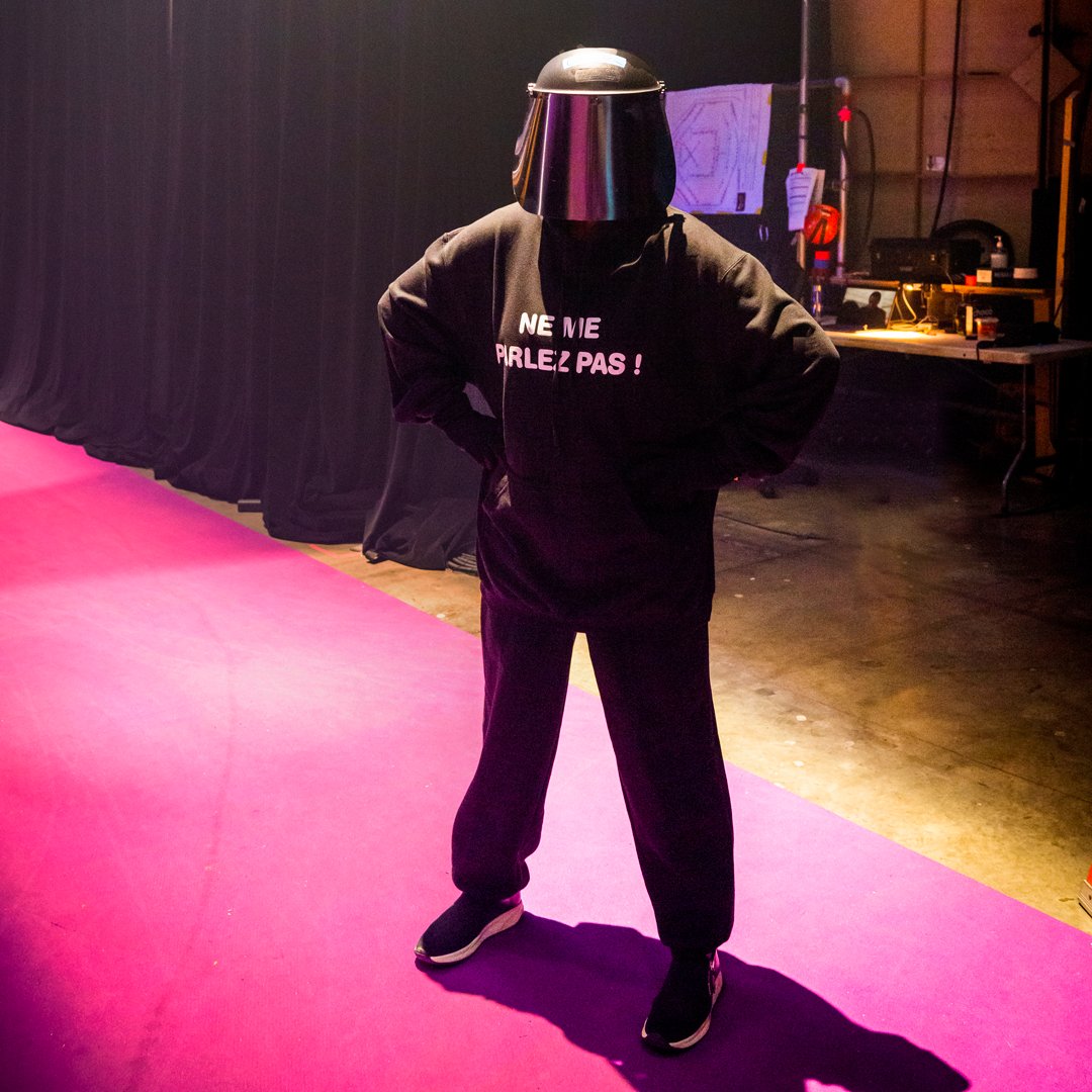 CMasques's tweet photo. Comment les chanteurs masqués sont-ils restés anonymes tout au long de la saison? Comment ont-ils adapté leur voix pour qu'on ne puisse pas les reconnaître? 😲

Vous saurez TOUT dès ce soir 18h30, à @TVAreseau et TVA+!

#ChanteursMasqués https://t.co/JpqG5nTrV3