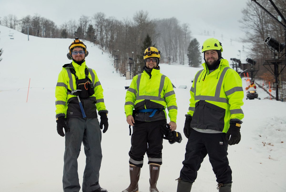 HighlandsatHS's tweet photo. HUGE thank you to our snow farmers for making this opening weekend possible.
Mother nature did make it easy but the crew worked hard and made it possible.
Hope everyone had a great opening weekend!
#boynehighlands #harborsprings #skihighlands #snowmakers #highlandshighlight https://t.co/fdC4jJGMlO
