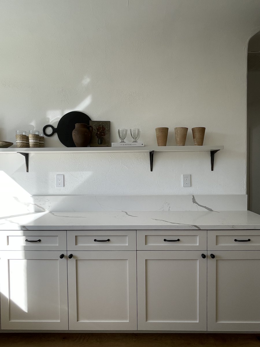fletch_rhodes's tweet image. We L-O-V-E the way this #kitchenremodel turned out! Read all about how we transformed the #MedModCottage into a chic guest abode on the #FRblog: fletcherrhodes.com/sonoma-med-cot…

#FletcherRhodes #FRstyle #InteriorDesign #SonomaInteriorDesigner #WineCountryStyle #BeforeandAfter