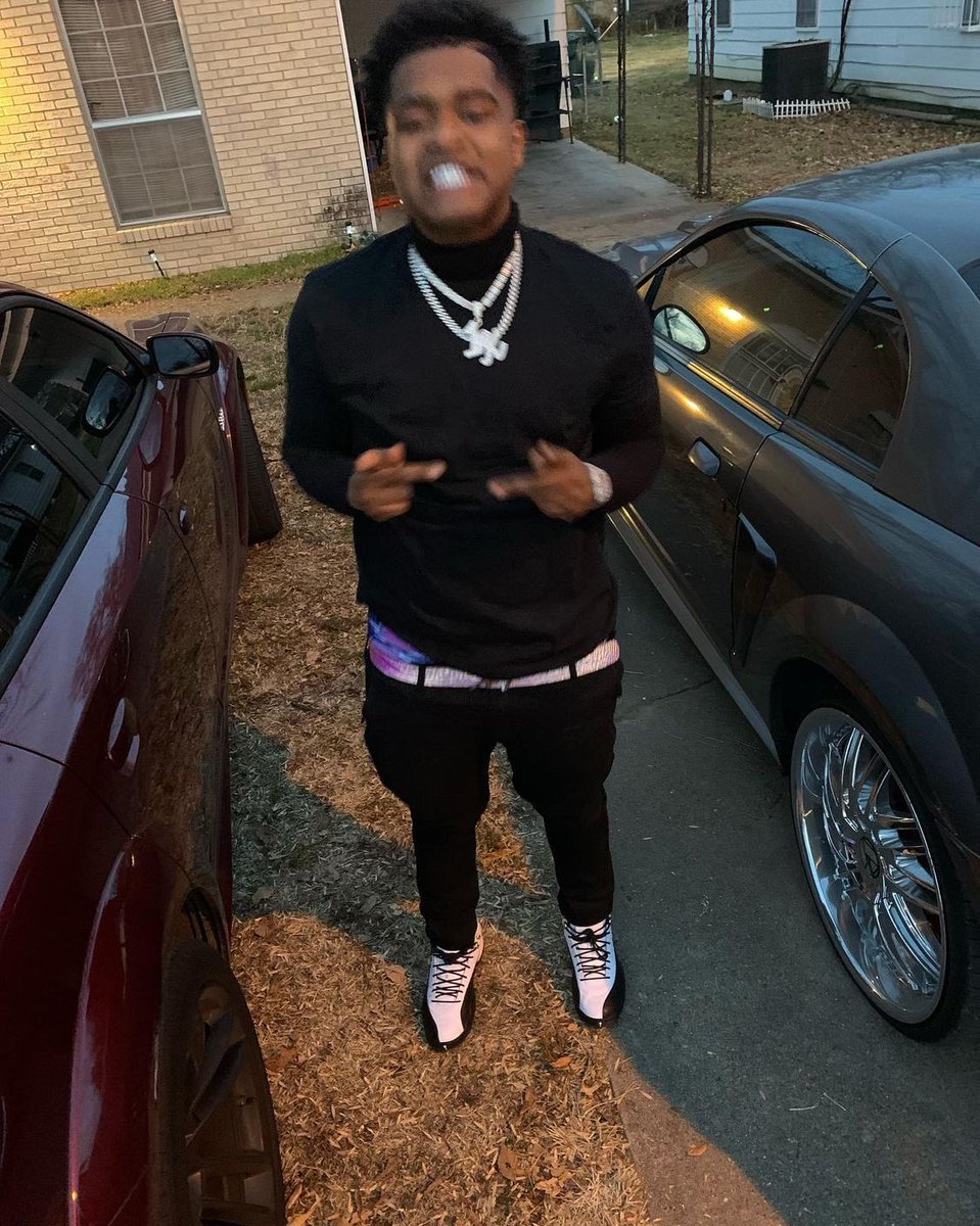 bicfizzlee's tweet photo. As Time passing over ✈️ I put  the world on my shoulders 🌏momma yo baby ah star ✨living life like I found a 4 leaf clover 🍀 💰🎰
#1klan
#1K4L
#1017 https://t.co/TQfDGiuwG9