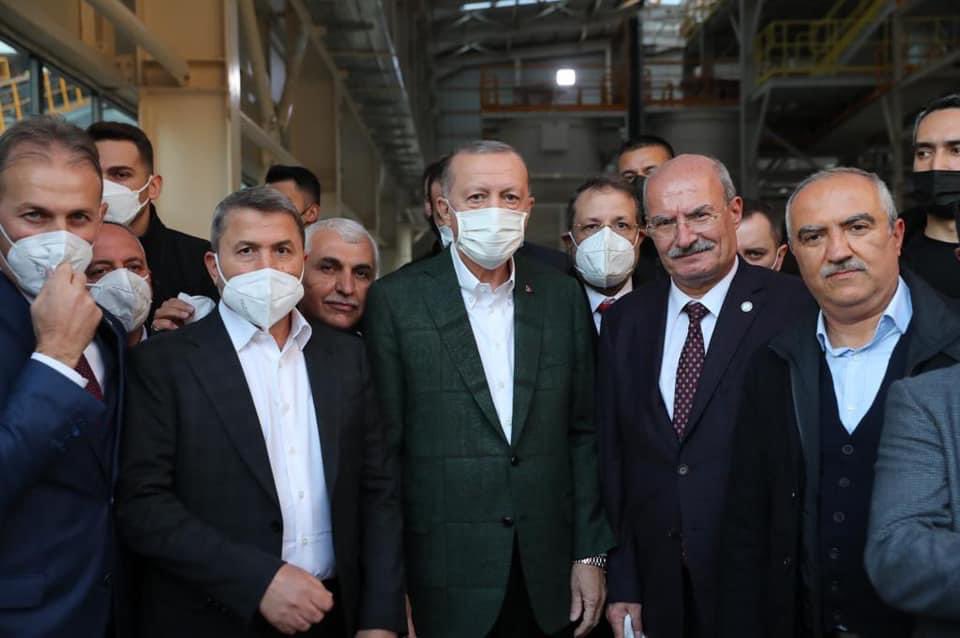 Siirt TSO (@siirttso) on Twitter photo Siirt TSO Başkanı Güven Kuzu, Cumhurbaşkanı Sn. <a href="/RTErdogan/">Recep Tayyip Erdoğan</a>’ın teşrifiyle Siirt OSB’de gerçekleşen Lineer Metal Çinko Üretim Tesisi’nin açılışı ile Kurşun İzabe ve Sülfürik Asit fabrikalarının temel atma törenine katıldı. Siirt TSO Başkanı Güven Kuzu, Cumhurbaşkanı Sn. <a href="/RTErdogan/">Recep Tayyip Erdoğan</a>’ın teşrifiyle Siirt OSB’de gerçekleşen Lineer Metal Çinko Üretim Tesisi’nin açılışı ile Kurşun İzabe ve Sülfürik Asit fabrikalarının temel atma törenine katıldı.