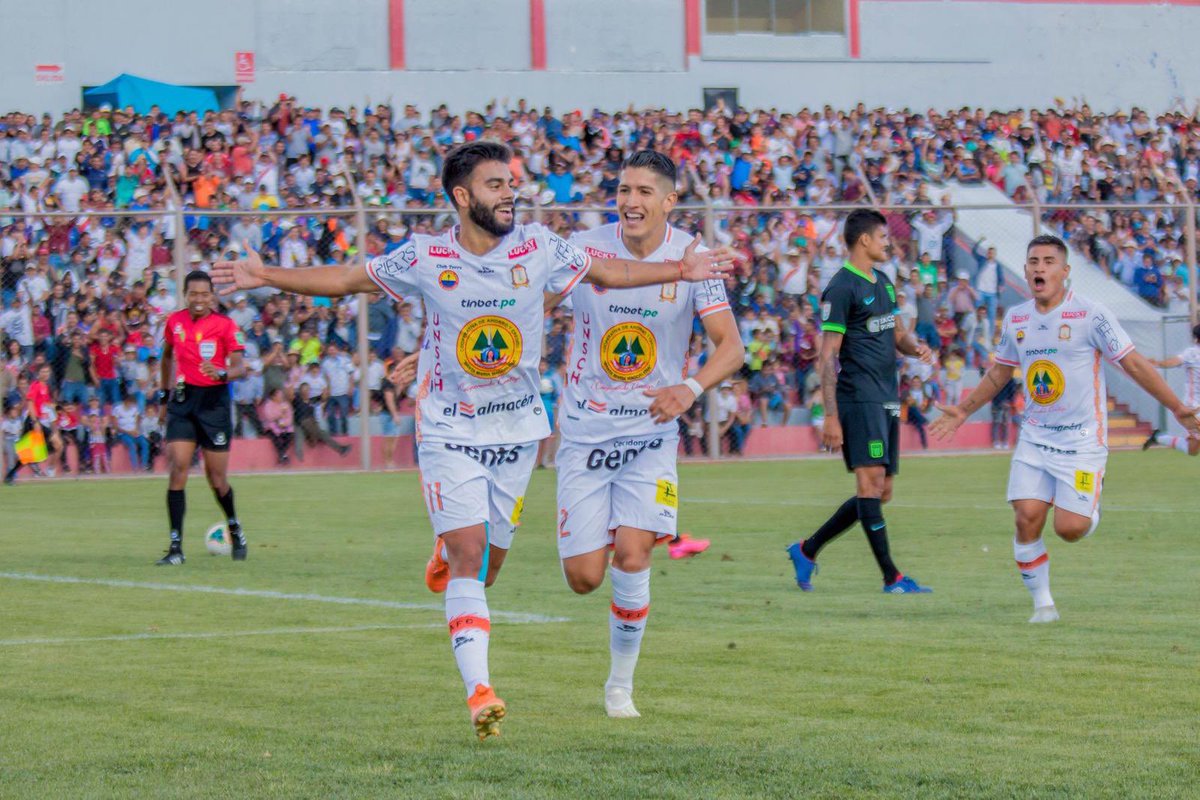 10leososa's tweet photo. Me despido de @fc_ayacucho agradeciendo a todos los q formaron parte en estos 2 años, y particularmente a su hinchada q me demostró tanto cariño , feliz de haber entrado en la HISTORIA máxima c logros de fase 2 y pases a los torneos más importantes de sudamerica! Saludos 🦊 https://t.co/JhtXFvSXtS