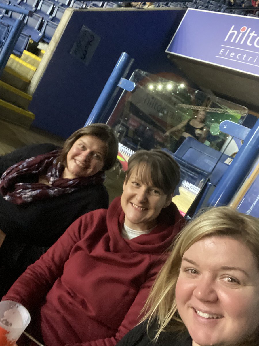 emznmarc's tweet photo. Nottingham motorpoint arena  #rosesreunited #beechwoodnetballclub @BeechwoodNC2012 https://t.co/exVN07o290