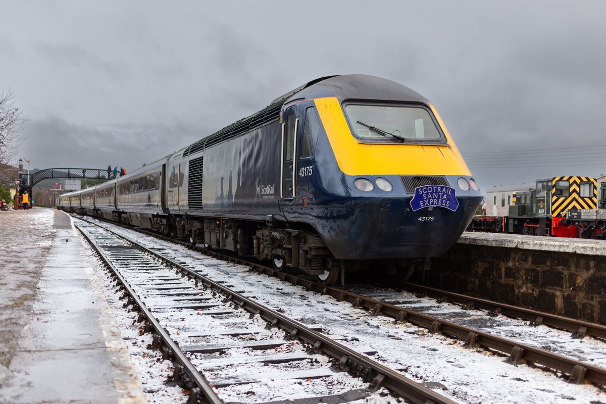 ScotRail's tweet photo. 👋 Hey, it's ^Angus in the seat this afternoon. I hope you're ready to be spammed with #ScotRailSantaExpress pictures... https://t.co/frMGcTQXMg