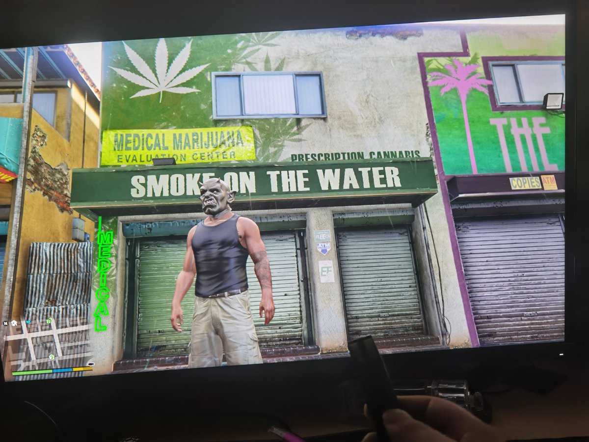 上头推荐玩GTA5 买下了一个大麻馆哈哈哈 中国啥时候才能大麻合法化呢