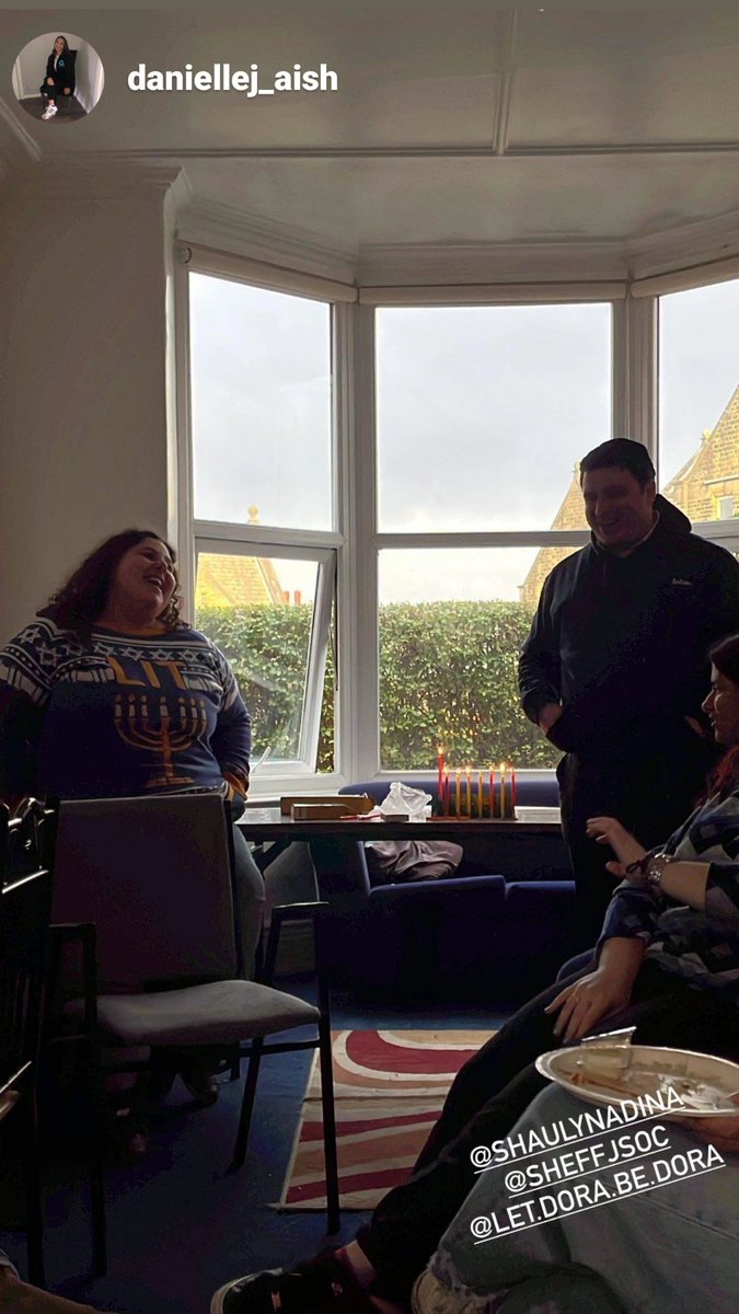 SheffJSoc's tweet photo. With tears in our eyes, we're celebrating chanukah together for the last time this year. So much love for every one of our members 💕
May chanukah's light and chanukah's courage follow you through until next time we light the chanukiah together ❤️‍🔥🫒🕎🕯️🍩🫂 @aishoncampus https://t.co/qFRcPS9OY8