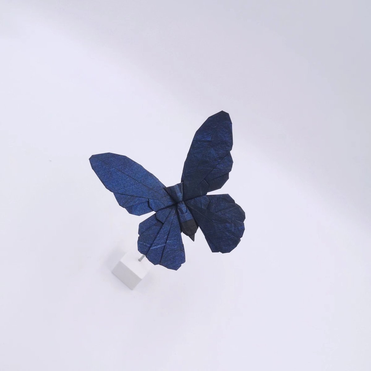 二折凤蝶
设计：真开心
用纸：16.5㎝ 波波老师手造纸