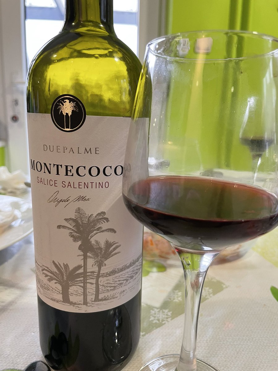 deives83's tweet photo. Eu e a @juliana_nutri  hoje 🍷 https://t.co/YyT5eDHNnt