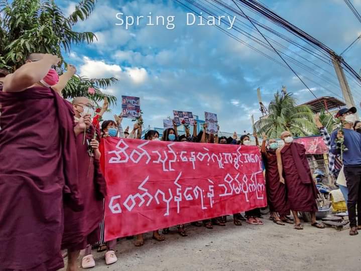 Nananam98's tweet photo. We fight for democracy 

#WhatsHappeningInMyanmar 
#Dec5Coup @USEmbassyBurma @VP @UN @ASEAN @ukinmyanmar https://t.co/tLR7gCYw88