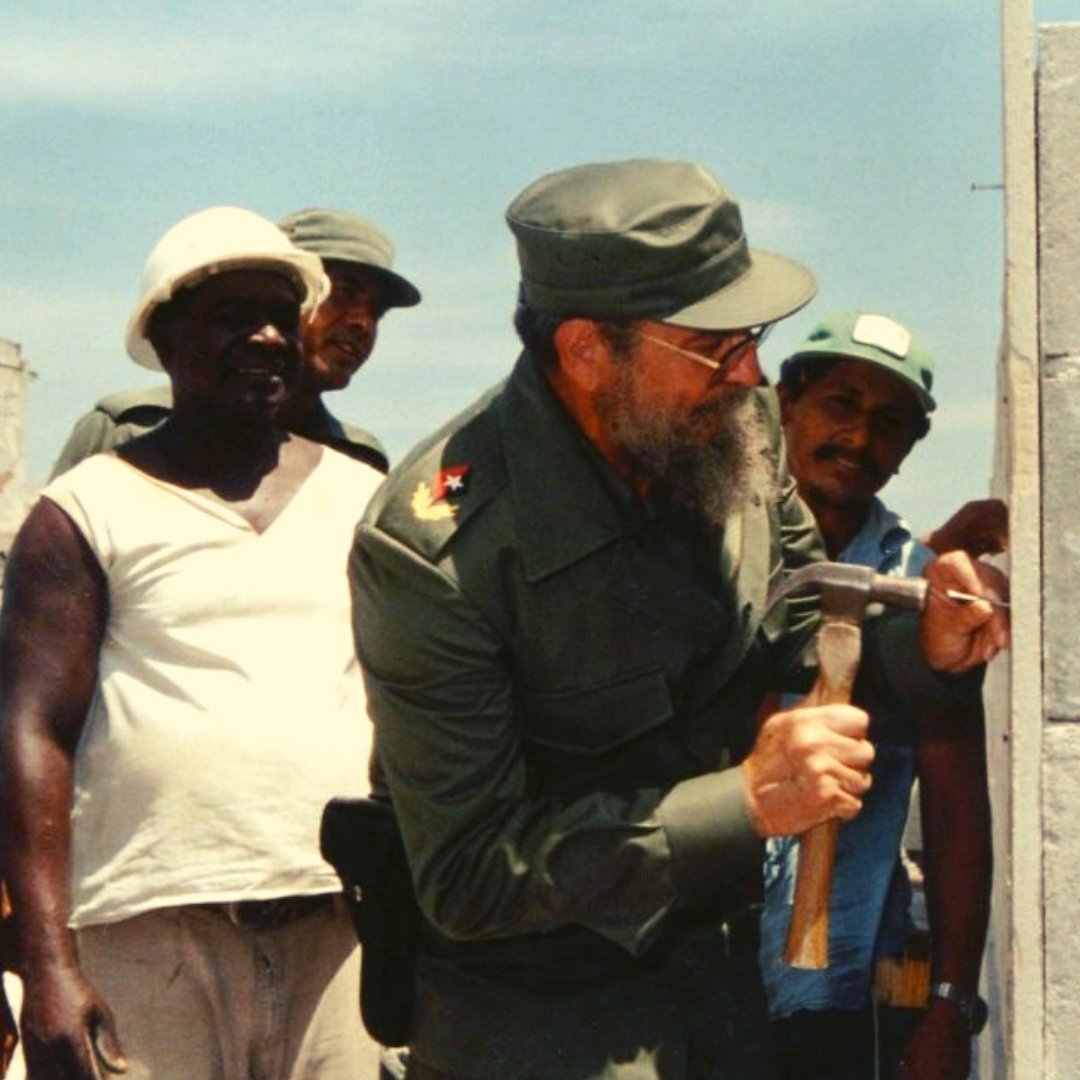 FrancoG60469074's tweet photo. Felicidades a todos los constructores en su día. Les comparto una imagen del mayor constructor de #Cuba. #CubaVive #FidelPorSiempre #Bayamo. @HectorF69193187 @BayamoSomos @LiaVerona2 @Vernica52965466 https://t.co/EQM2Hbp9zp