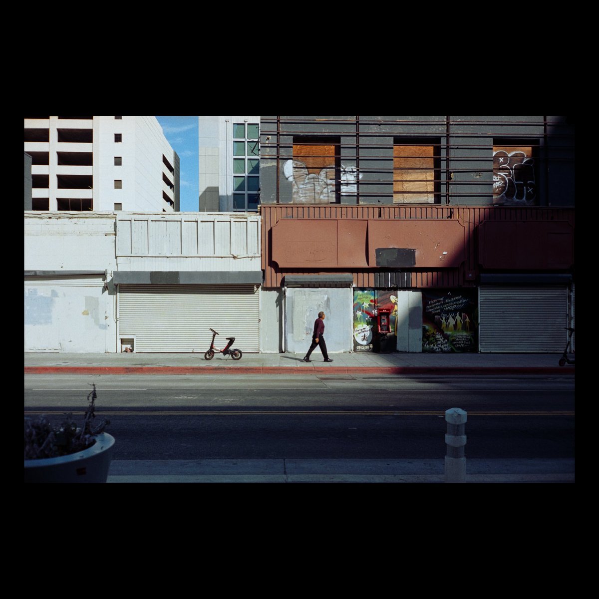westcotttt's tweet photo. Los Angeles on #35mmfilm #streetphotography https://t.co/ycpxYnphYA