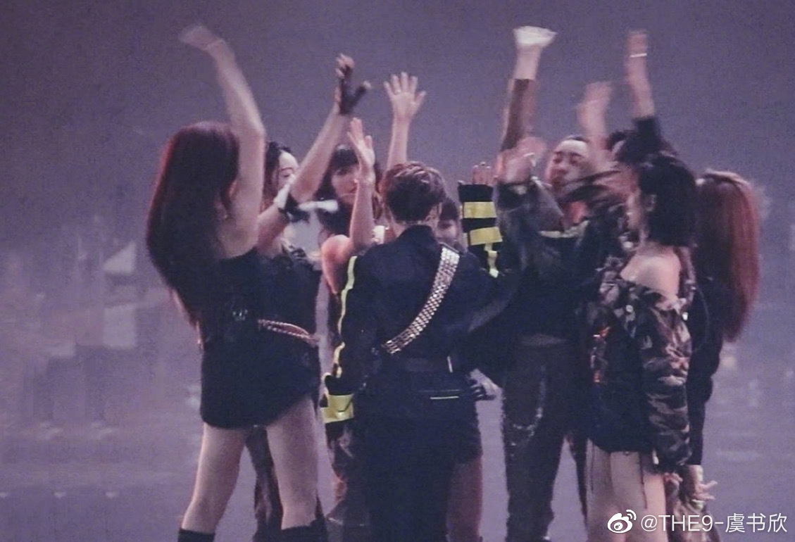 ESTHERYU_TH's tweet photo. 211205 | THE9-虞书欣 Weibo
"ได้เป็น THE9 ได้มาเจอกับทุกคนเป็นสิ่งที่สวยงามที่สุดในชีวิตของฉันจริงๆค่ะต่อจากนี้ไปพวกเราจะต้องยังคงรวมใจประคับประคองกันไปข้างหน้าได้โปรด "ไปด้วยกันกับฉัน!" ต่อไปด้วยนะคะ"
#YuShuxinGraduation
#EstherYu #虞书欣 #อวี๋ซูซิน
#YuShuXin #THE9 (1) https://t.co/fjZouX9vI0