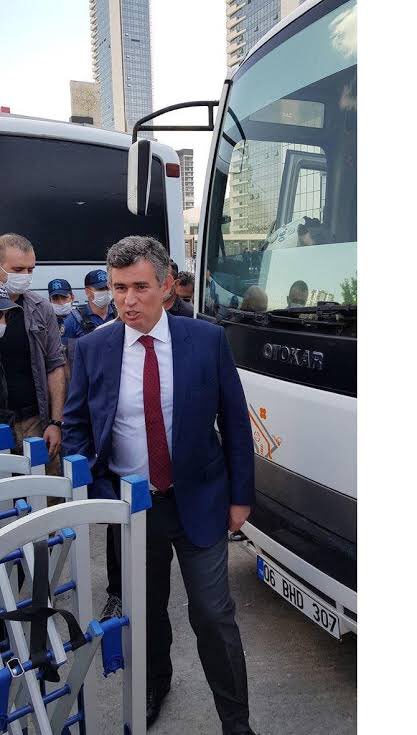 UcarSezin's tweet photo. Metin Feyzioğlu’nu gönderdik. Bu daha başlangıç ✌🏽🎉 #tbbsecim #tbbgenelkurul https://t.co/Rv2Z3ljK8y