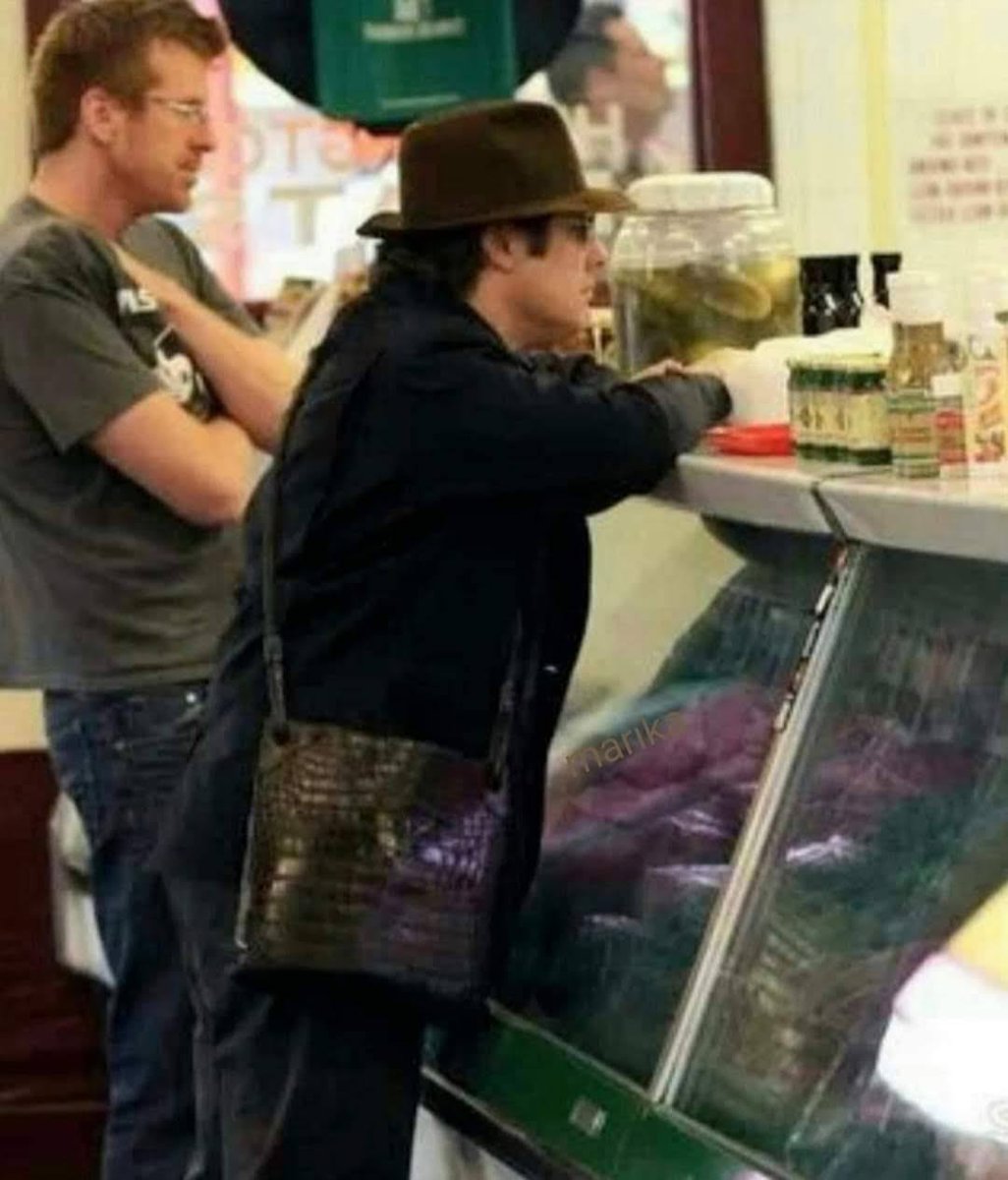ItsSpader0207's tweet photo. You guys need something?
#GettingReadyForANewWeek https://t.co/XvXeVB6GL5