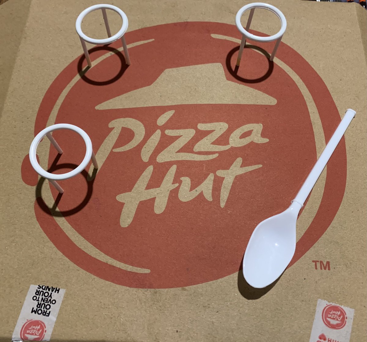 Denver_De_Zylva's tweet photo. @pizzahut it is #Terrible &amp; very #iresponsible to see #pizzahut in Sri Lanka 🇱🇰 still using single use Plastic. As a #customer I am asking #pizzahut 🇱🇰to Please #STOP 🛑 using #SingleUsePlastic‼️ https://t.co/Wg5JxCHtsF