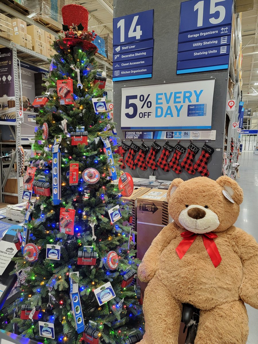 GraceAtLowes's tweet photo. 🎶🎵 It's beginning to look a lot like Christmas 🎵🎶 🎅
We're ready to to sell some tools and gift cards over here at 0534! 🎄
#LoveWhereYouWork 💝
#ItsToolTime 🛠
#Lowes 🏡 https://t.co/Wxspx88E54
