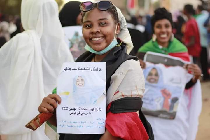 صور من موكب شهيدا الثورة الذي نظمته لجان مقاومة الكلاكلة بالأمس

#الردة_مستحيلة