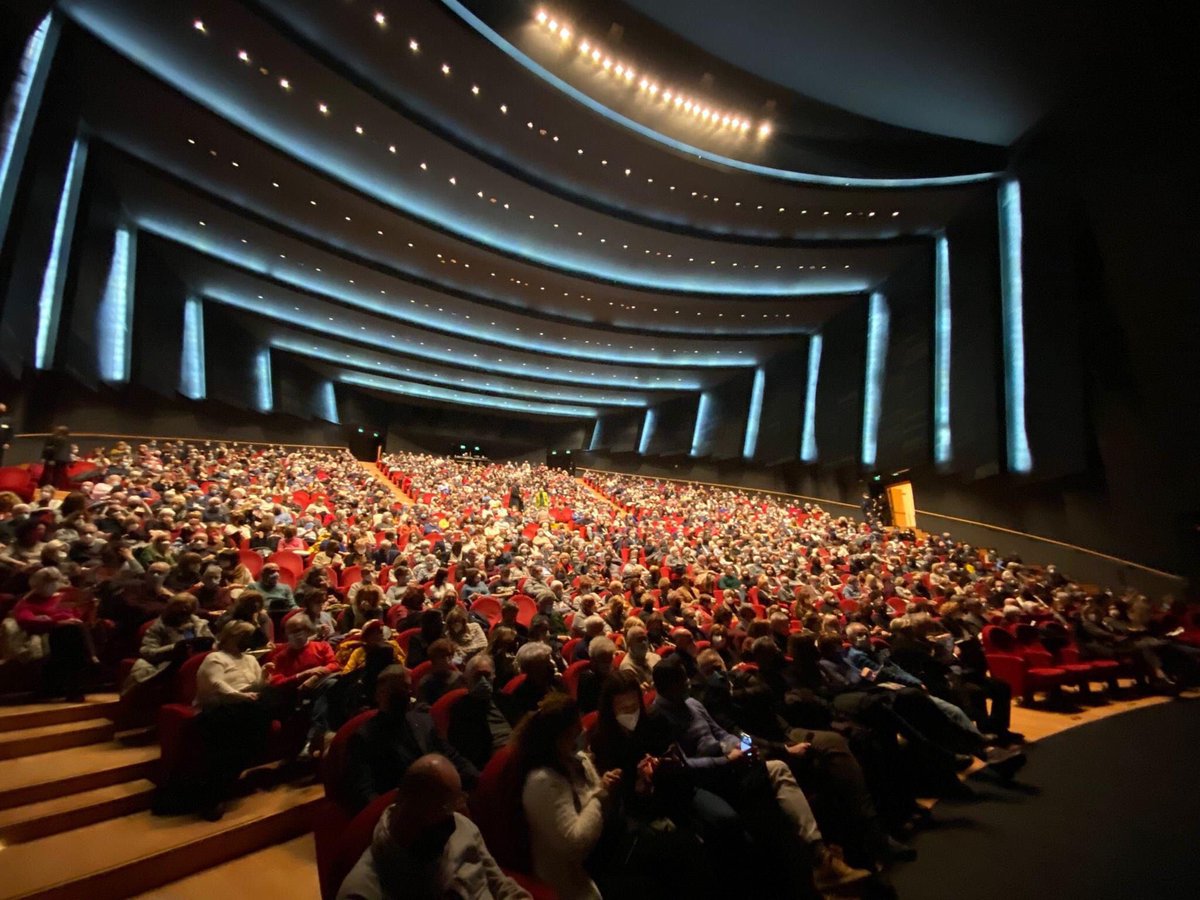 scristicchi's tweet photo. Siete voi il mio Premio Ubu
#teatrocomunalevicenza #TVCI https://t.co/RSX61aNP43