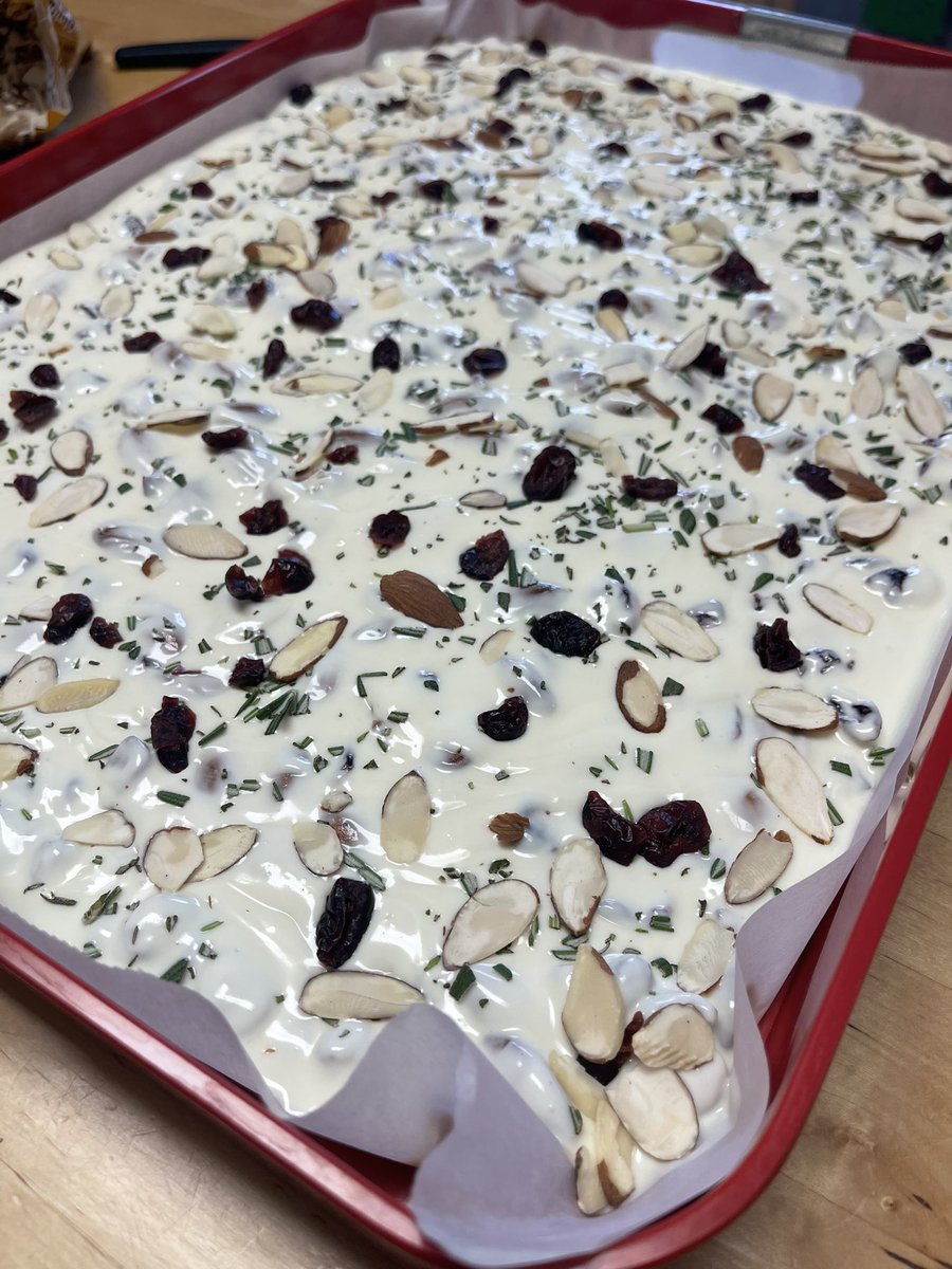 DivaQBBQ's tweet photo. Smoked almond rosemary cranberry white chocolate bark & more lemon cookies to frost. #sundayprojects https://t.co/7s9sKlK287