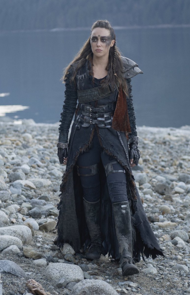 bestthe100lines's tweet photo. I remember this day. Everyone who watched the finale live was tweeting like โLexa is back !!โ, โOMG Lexaaaaaaaโ. Then, we found out she wasnโt Lexa. Another punch in the face.
The story is not over and her fight is not over. #LexaSpinoff #Lexa https://t.co/JTlH6WB2fX