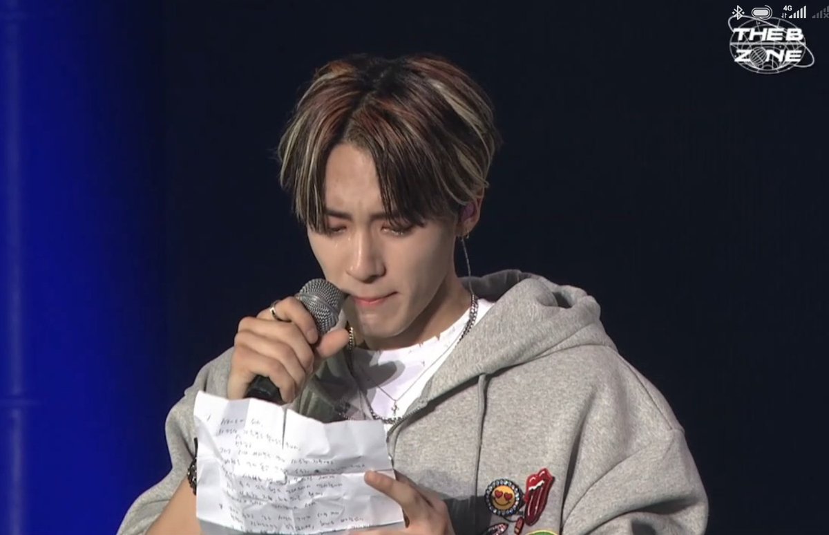 Ну что за малыш. 💔

#4YearsWithTHEBOYZ