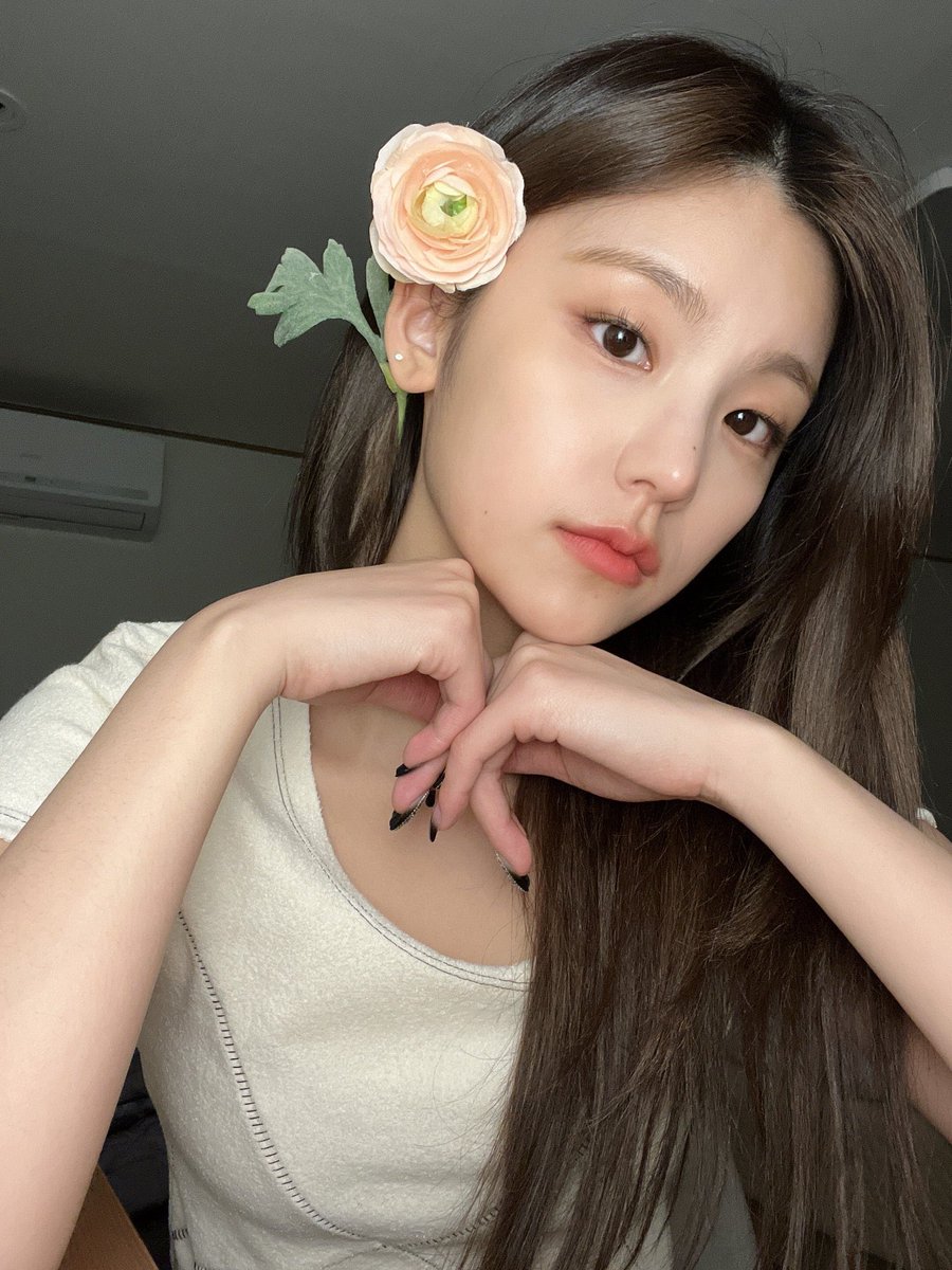sweetyitzy's tweet photo. เซตนี้ถ้าลงไอจีเราว่าสิบล้านแตกนะ https://t.co/xAHS9l6sZ1